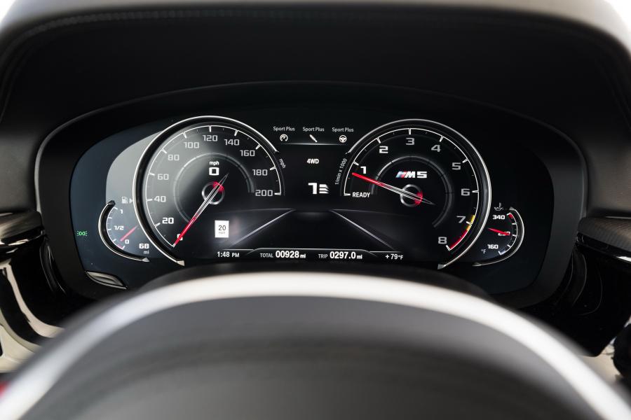 Панель приборов BMW M5 (F90) 2018 года  (NA) (фото 23 из 40)